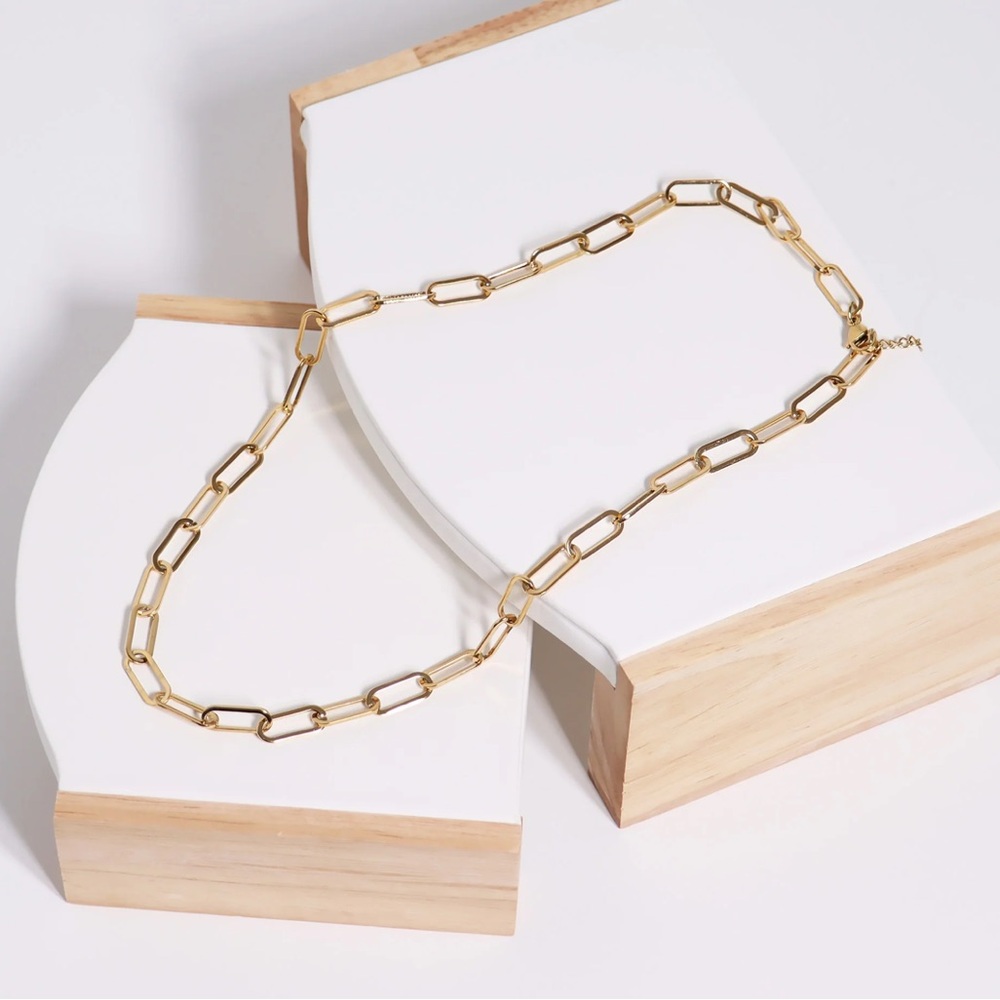 18K Gold Waterproof Large Paperclip Necklace - PVD Coated Stainless Steel 16” - Picture 3 of 3